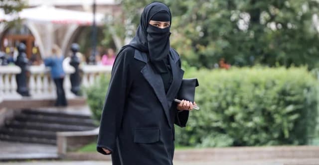 Δύο σενάρια για την απαγόρευση της μπούρκας στην Ελλάδα