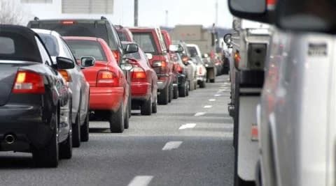 El Parlamento extiende el plazo de renovación de licencias de vehículos hasta el 31 de marzo