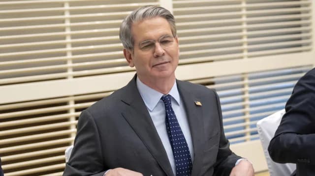 美国将在“可行时”保护霍尔木兹海峡的船只