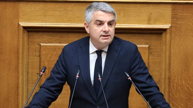 PASOK: N. Androulakis entfernt Od. Konstantinoupolos aus der Fraktion