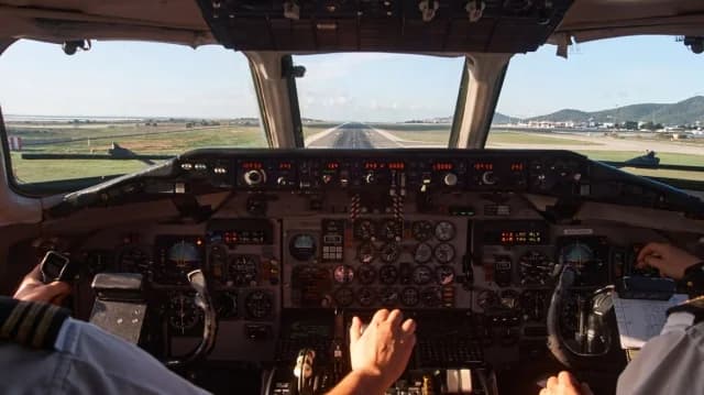 Βρετανία: Πιλότος κατέγραφε κρυφά ερωτικές συνευρέσεις και τις δημοσίευε
