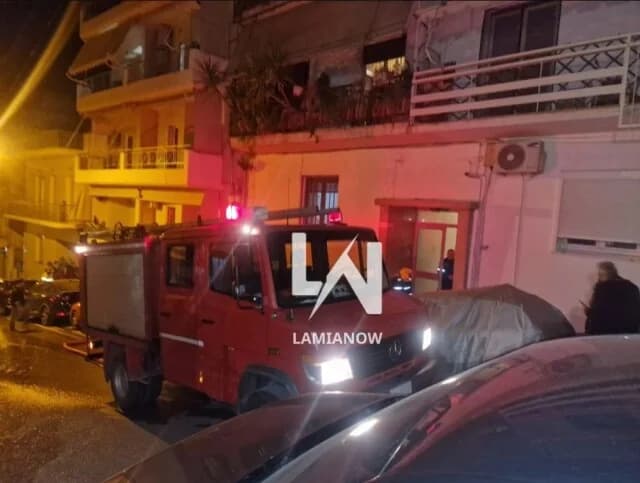 Lamia: Bomberos Responden a Incendio en Apartamento – Evacúan a Mujer de 60 Años