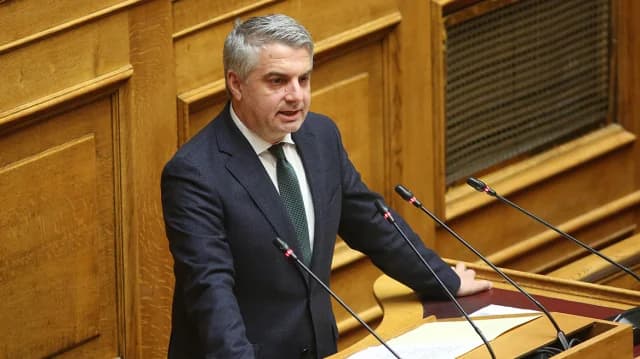 PASOK: Konstantopoulos Expulsion Sparks Reactions