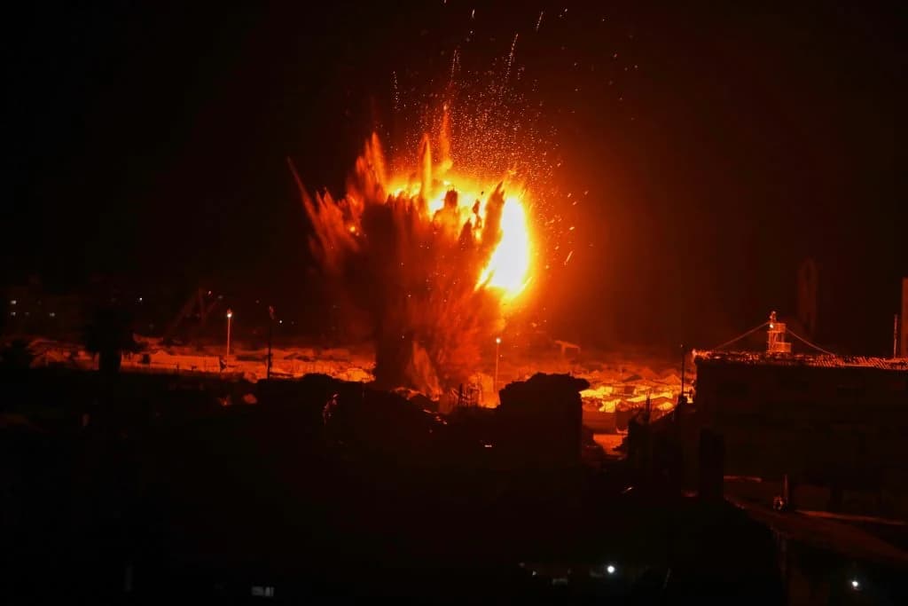 中东：伊朗、迪拜发生爆炸 - 声称对击落美国飞机负责