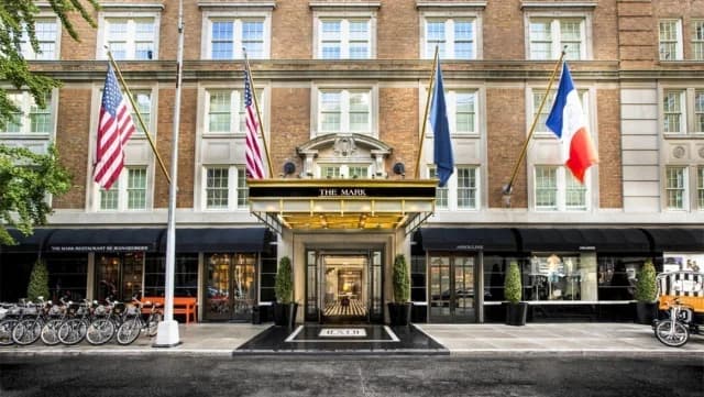 Timmy Giannakodis: Ιστορίες από το The Mark Hotel στη Νέα Υόρκη