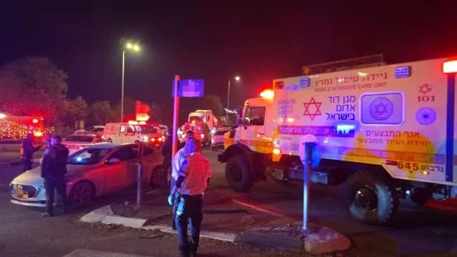טיל בליסטי פגע בעיר בצפון ישראל: עשרות פצועים