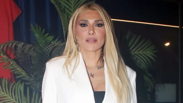 אנג'ליקי איליאדי שוקלת לכתוב ספר על חייה