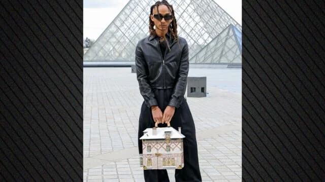 Джейден Смит замечен с сумкой Louis Vuitton в виде кукольного домика за 47 000 долларов
