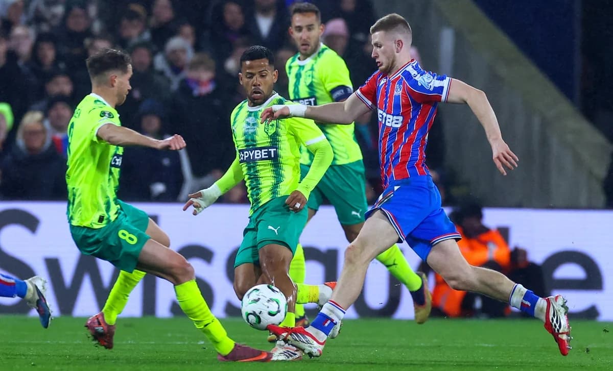 Crystal Palace beschwert sich über Schiedsrichterleistung im Spiel gegen AEK