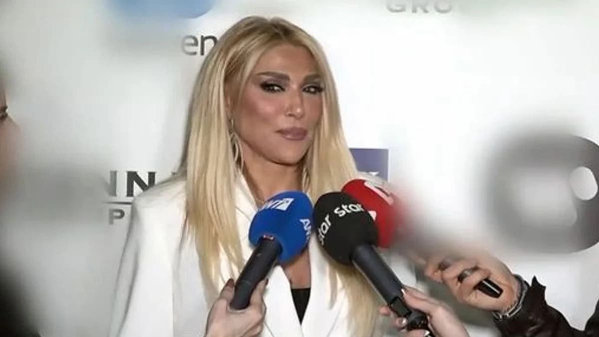 אנג'ליקי איליאדי שוקלת לכתוב ספר על חייה