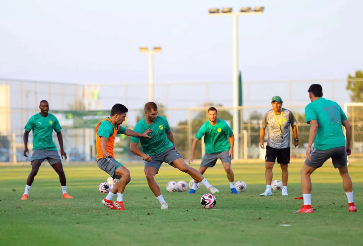 АЕК Ларнака проведет товарищеский матч с KVC Westerlo в Нидерландах