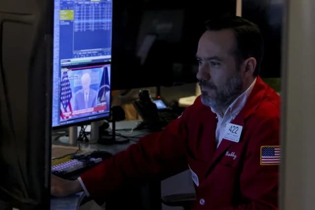 Уолл-стрит в минусе: S&P 500 падает третью неделю