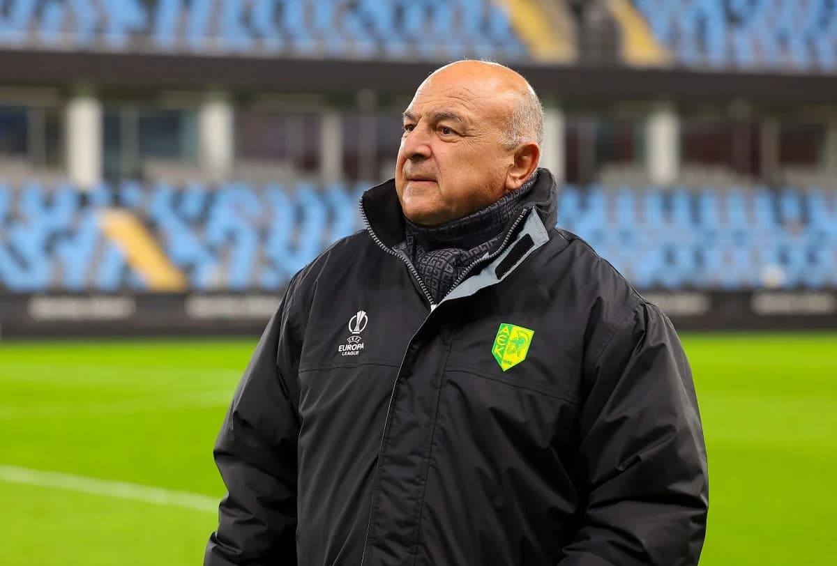 Veteranos del AEK Larnaca: "La familia del AEK te necesita, Andros Karapatakis"