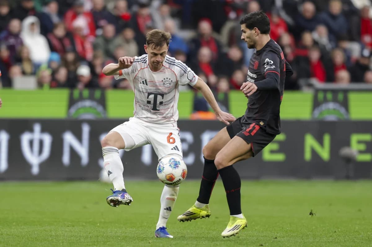 Bayern Remis mit 9 Mann, Dortmund siegt