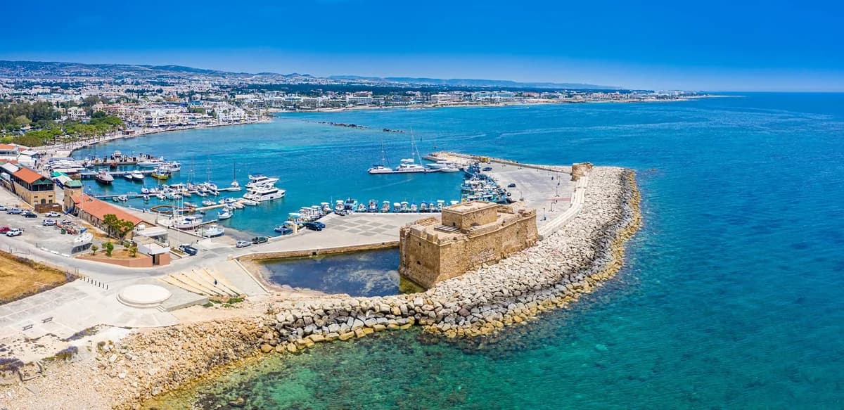 Pafos: Mejora del Frente Costero con Énfasis en Espacios Verdes