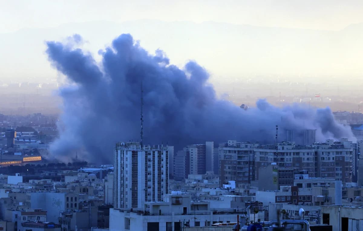 Ιράν: Επίθεση στο Σιράζ, απειλές κατά Νετανιάχου, σφυροκόπημα σε Βηρυτό και Ισραήλ