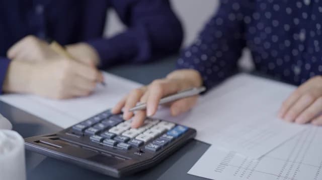 Τέσσερις μειώσεις φόρων ενεργοποιούνται: Αλλαγές σε ΕΝΦΙΑ και δηλώσεις