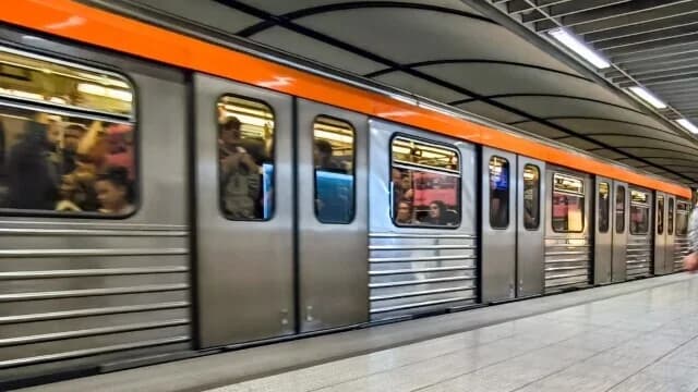 Афинское метро, линия 2: Досрочное закрытие станций