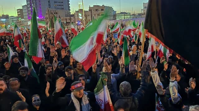 Iran: 500 Arrests for Passing Information to Israel
