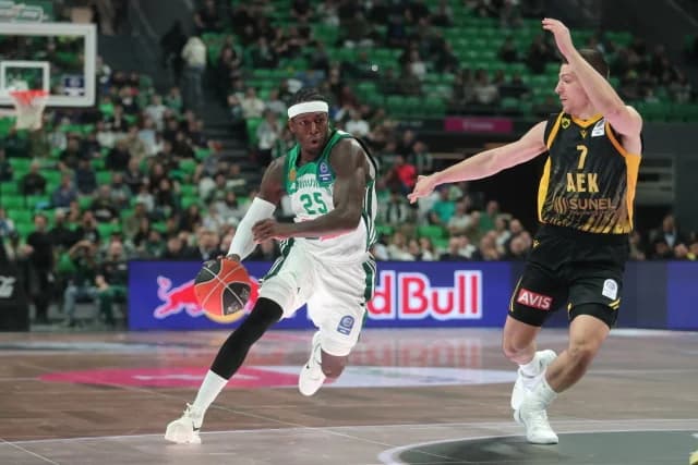 Panathinaikos besiegt AEK nach Comeback dank Nunn's Show