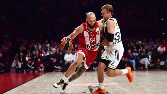 Euroleague: Olympiacos Dominates with Fournier's Show, Hapoel and Partizan Win