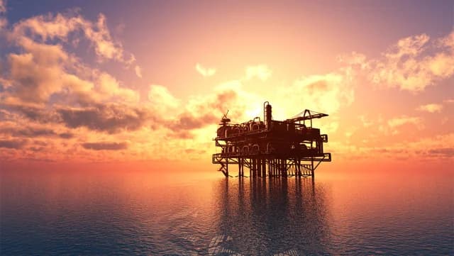 Suben los precios del petróleo por la tensión en el Estrecho de Ormuz