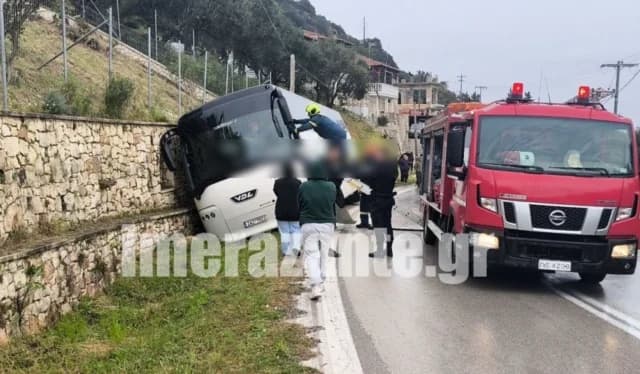 Ζάκυνθος: Λεωφορείο με μαθητές συγκρούστηκε με ΙΧ – Ένας τραυματίας