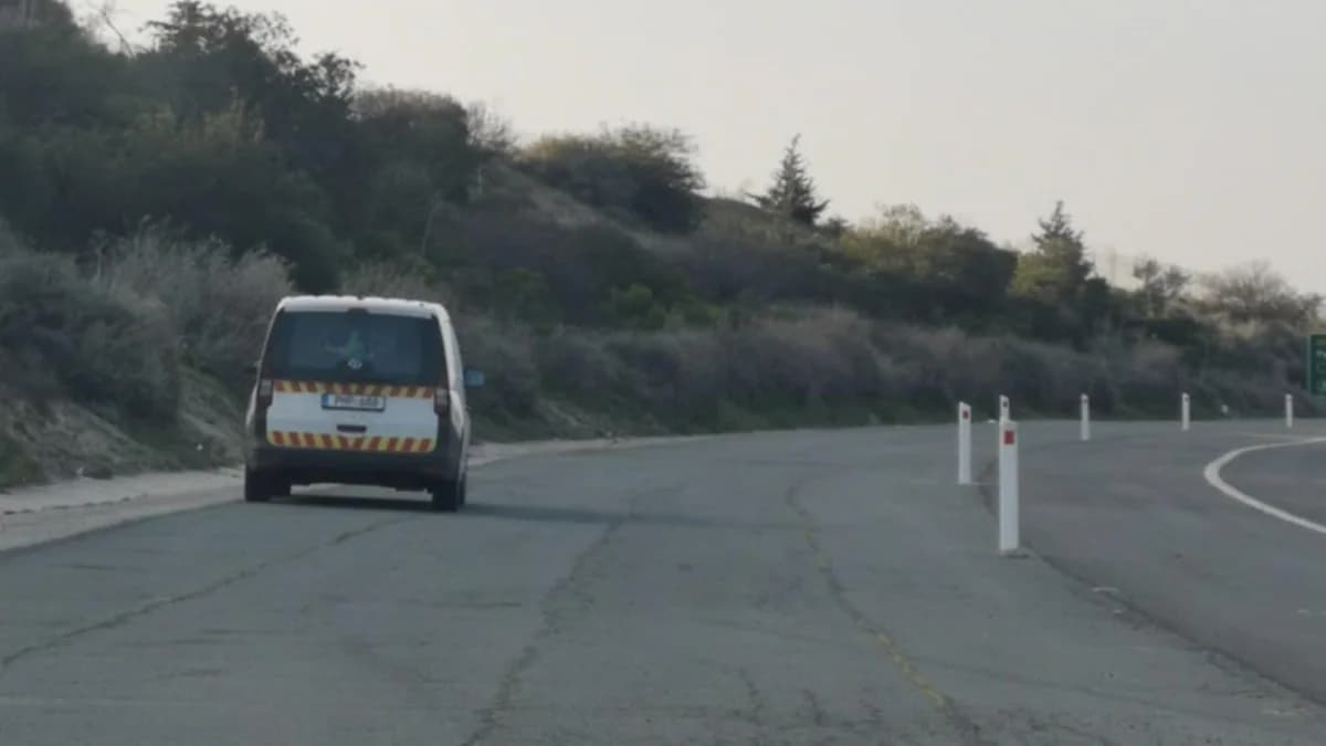 Ειδικός αστυφύλακας αρνείται την επίθεση σε οδηγό βαν με κάμερα