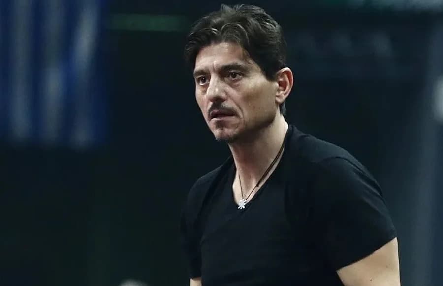Giannopoulos reagiert ironisch auf Schiedsrichterleistung bei Olympiacos-Fenerbahce
