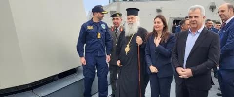 Επίσκεψη Αρχιεπισκόπου και Υπουργών στη φρεγάτα «Κίμων» στη Λεμεσό