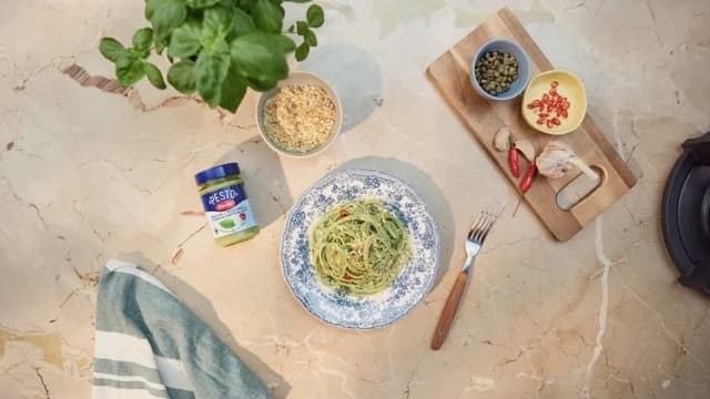 Κρεμώδης Pesto Barilla Basilico με Mozzarella di Bufala Campana ΠΟΠ