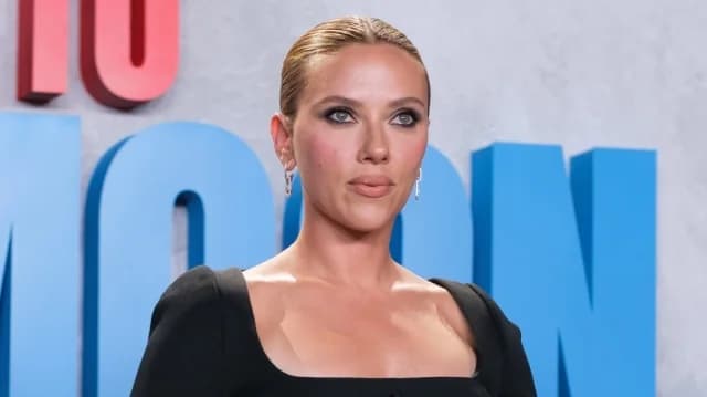 Scarlett Johansson: Erste Fotos ohne Make-up am Set von 'Der Exorzist'