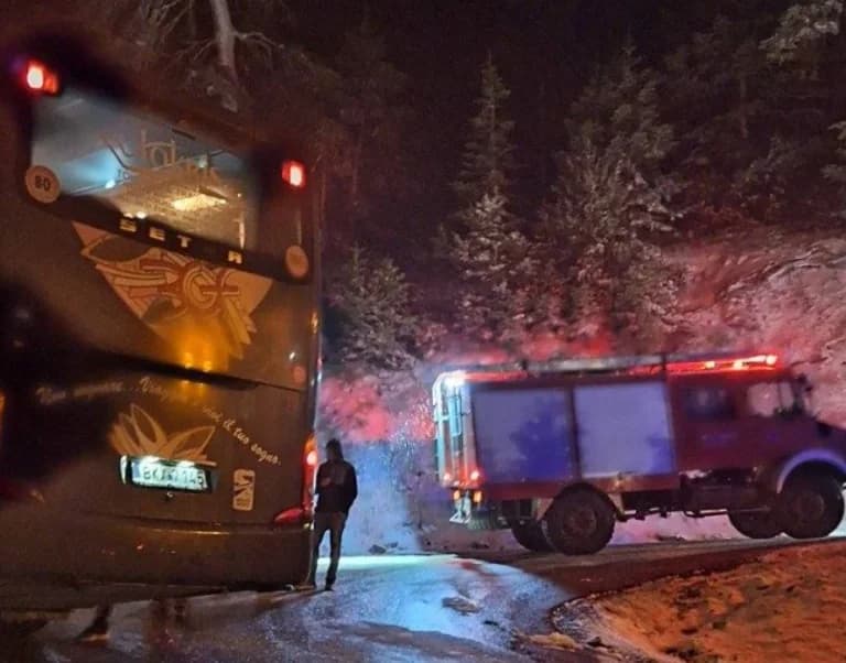 Etolia-Acarnania: Rescatado autobús escolar tras nevada