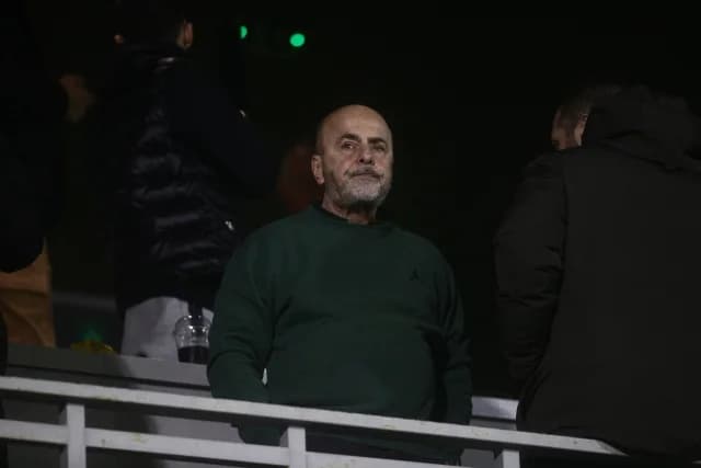 יאניס אלפוזוס תומך בפנאתינייקוס בסביליה לקראת המשחק מול בטיס