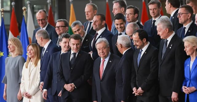 Politico: EU Leaders Unable to Act with Two Wars in Their Region