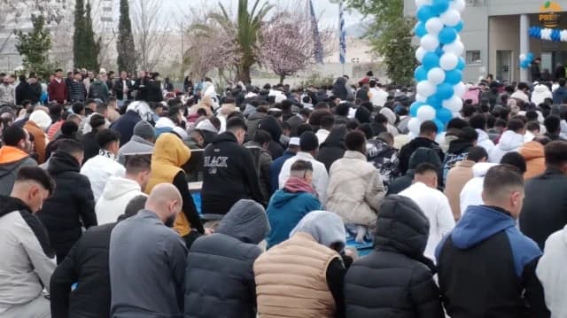 Athener Muslime feiern das Ende des Ramadan