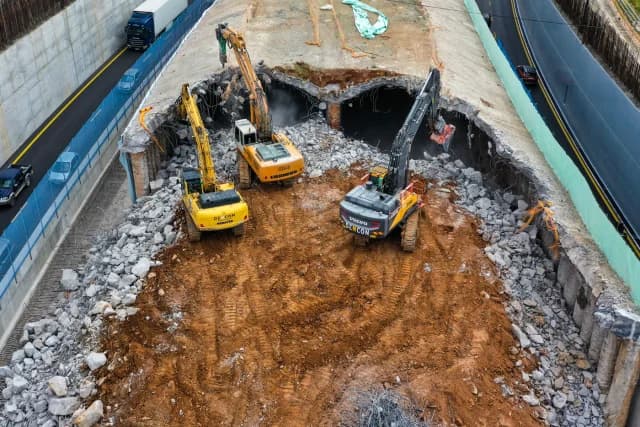 Vídeo con dron: Demolición del túnel en la carretera de circunvalación de Tesalónica para el Flyover