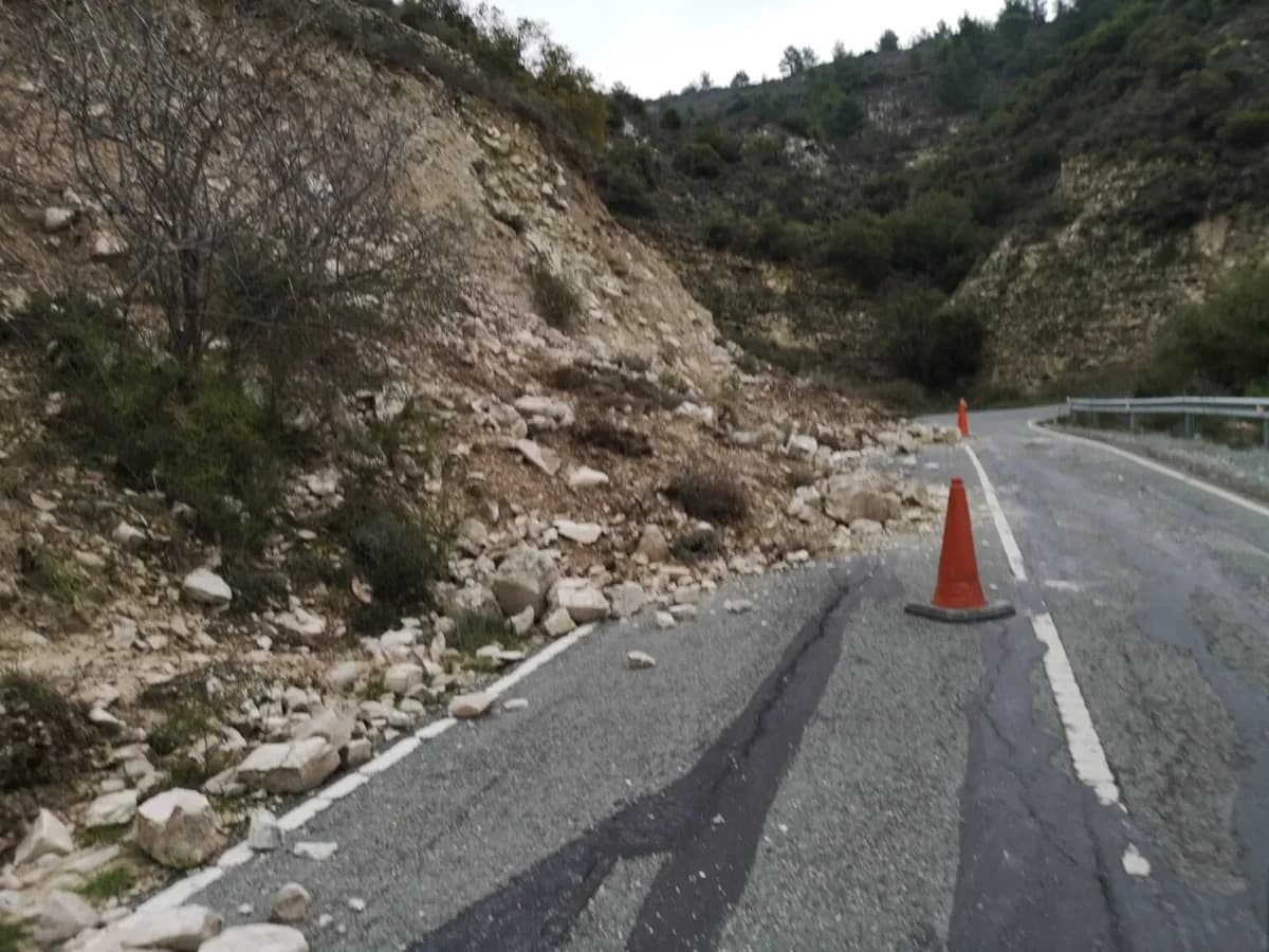 Landslides on Kampou-Orkonta Road: Lane Closure Due to Rainfall