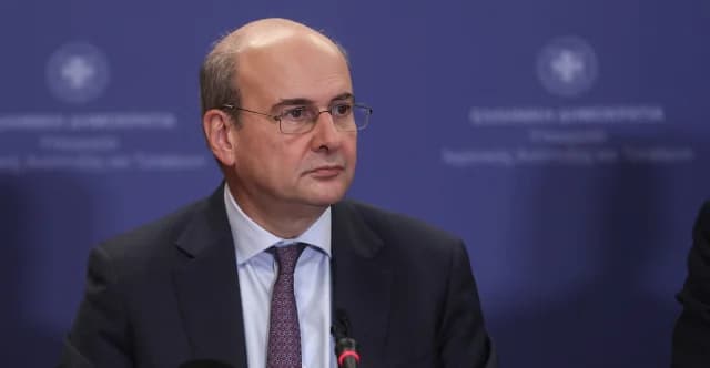 Хадзидакис: Снижение цен на топливо напрямую принесет пользу потребителям