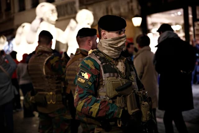 Βέλγιο: Στρατιώτες φρουρούν ισραηλινούς στόχους μετά από αντισημιτικές επιθέσεις
