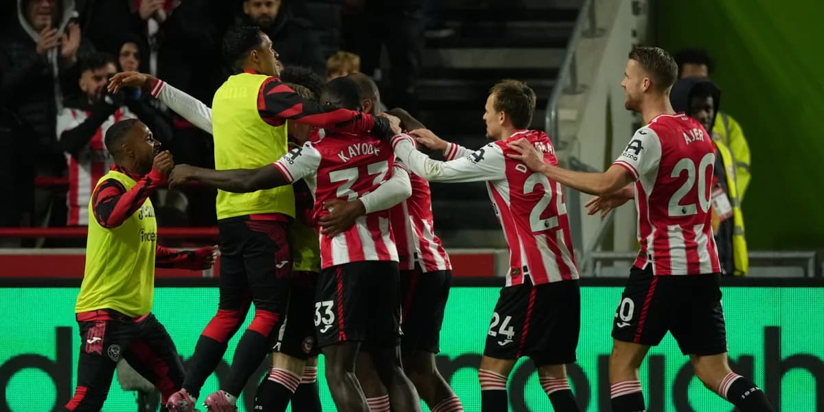 Jugadores del Brentford heridos al intervenir en ataque racista en Londres