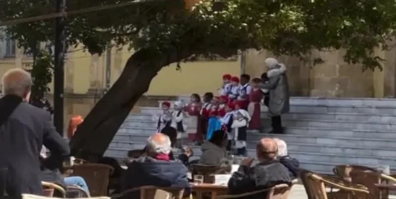 ΒΙΝΤΕΟ: Παιδιά τιμούν την 25η Μαρτίου στη Φανερωμένη