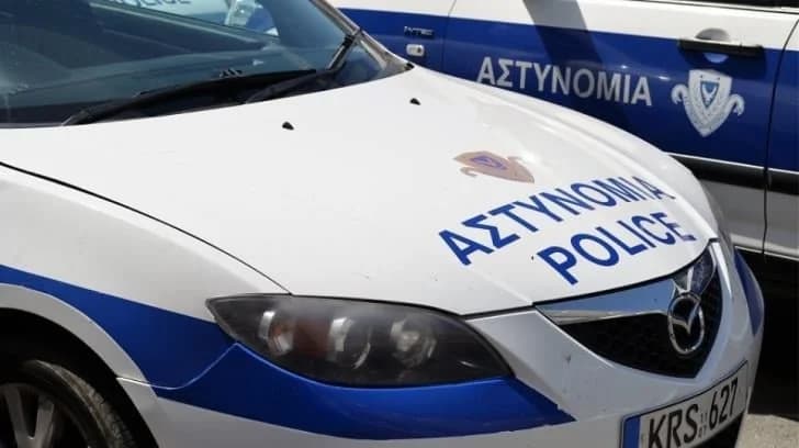Alarm in Larnaka: Mann bedroht zwei Frauen mit Messer