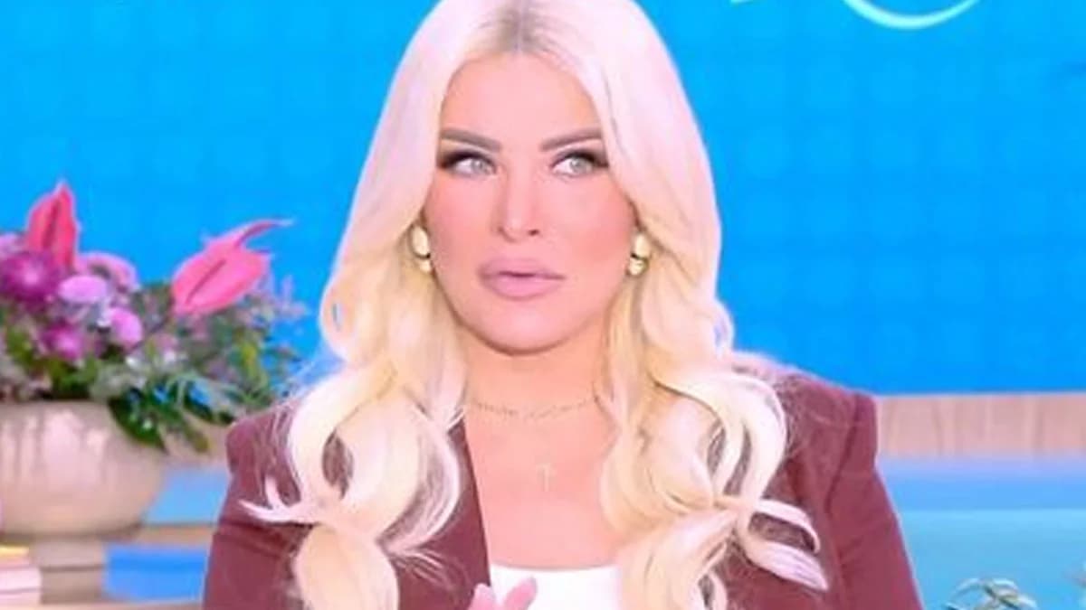 Katerina Kainourgiou: Deja 'Super Katerina'