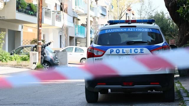 Οβίδα εντοπίστηκε σε οικοδομή στην Πεύκη