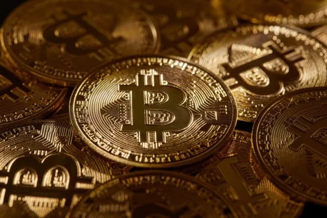 Criptomonedas y la economía oscura: Uso en espionaje y tráfico