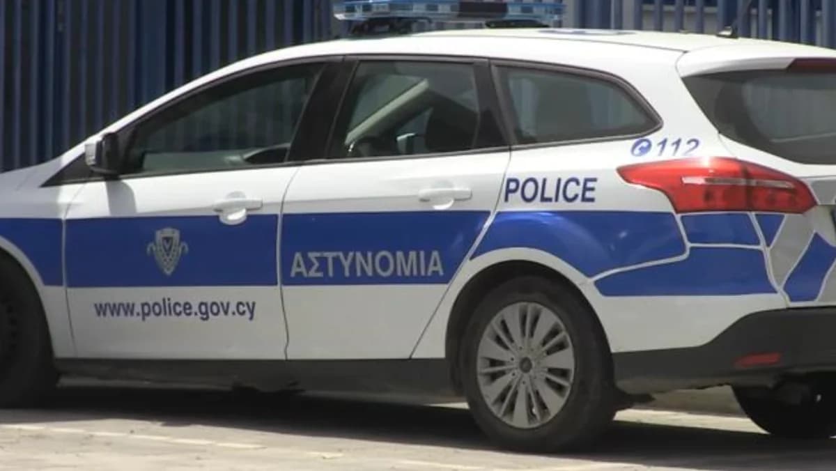 Larnaka: Mann wegen Bedrohung von Frauen mit Messer verhaftet