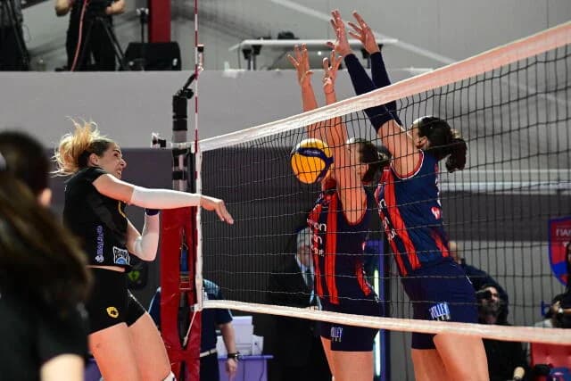 Women's Volley League: Panionios Defeats AEK 3-0