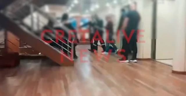 גבר עירום נעצר לאחר שפרץ לתא של תלמידות במעבורת לכרתים