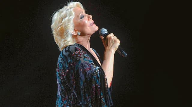Marinella: Cuando cantaba para Aris y su relación con el PAOK